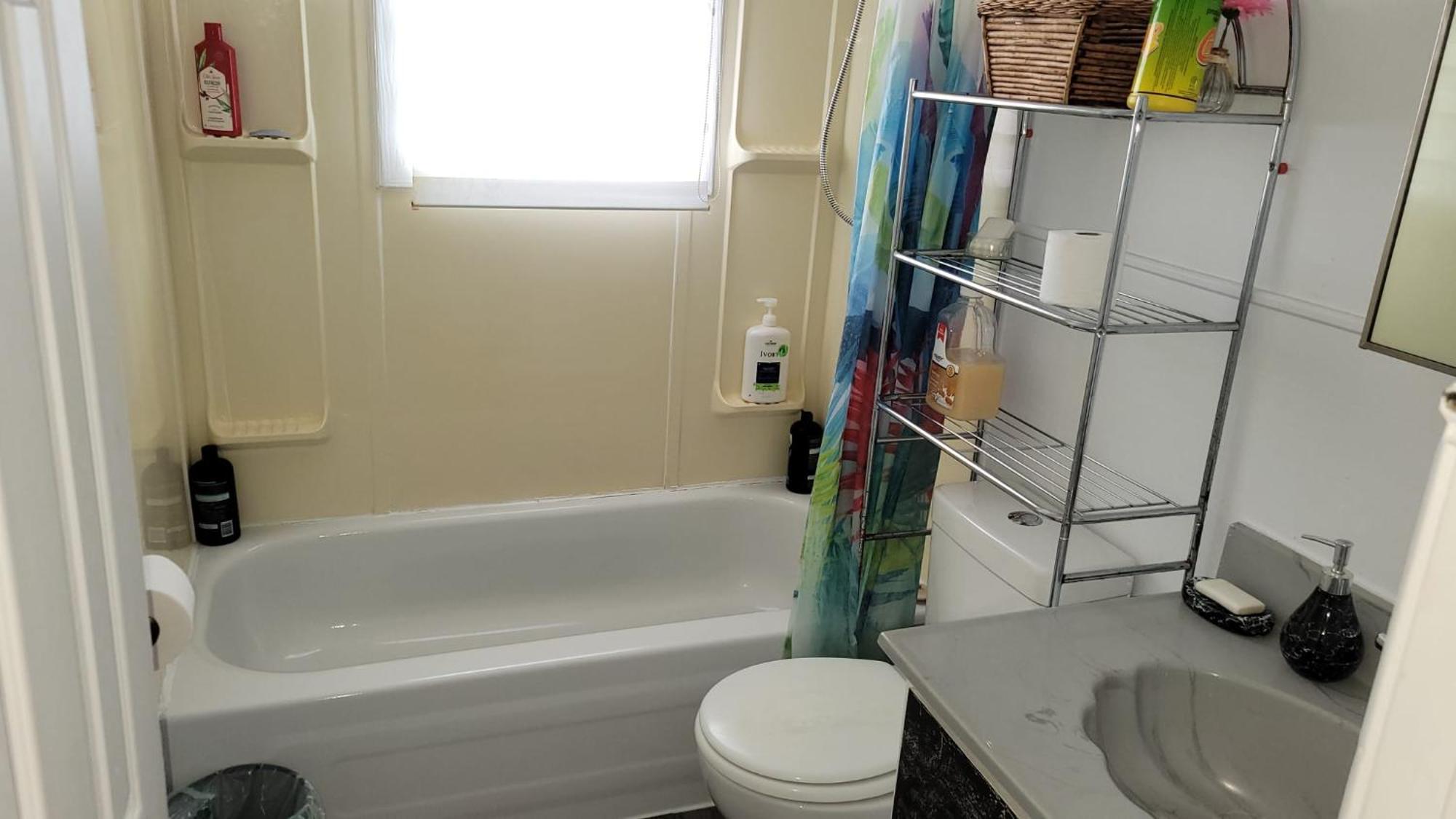 Quiet Cozy Apartment Next To Highway Wifi+Netflix Edmundston Kültér fotó
