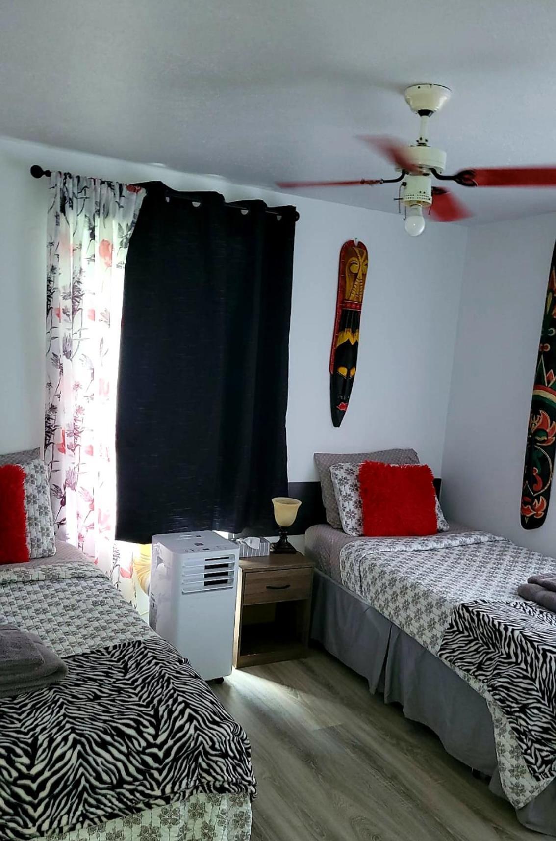 Quiet Cozy Apartment Next To Highway Wifi+Netflix Edmundston Kültér fotó